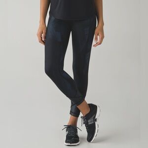 LULULEMON Pace Queen Tight Full On Luxtreme Wind Chill Deep Navy Black 4
